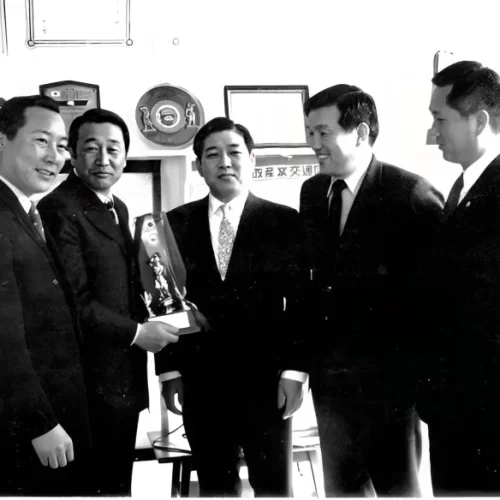 [Memórias]: Em 1971, Un Yong Kim se Tornou Presidente da Associação Coreana de Taekwondo – KTA, aos 40 anos